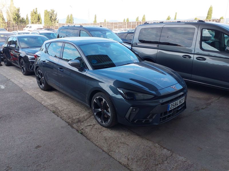 Cupra Leon 1.5 e-HYBRID — zdjęcie 12