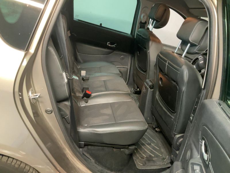 Renault Scenic 1.5 dCi Dynamique 2012 – снимка 19
