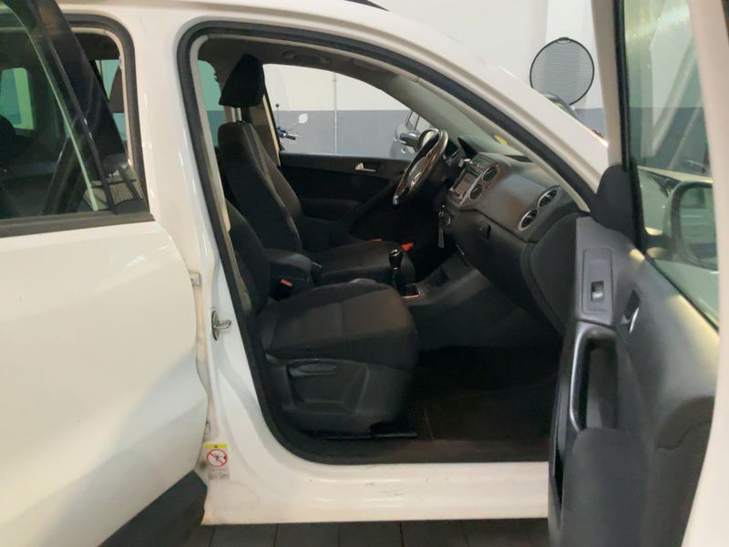 Volkswagen Tiguan 2.0 TDI Trend & Fun BlueMotion Tech — zdjęcie 11