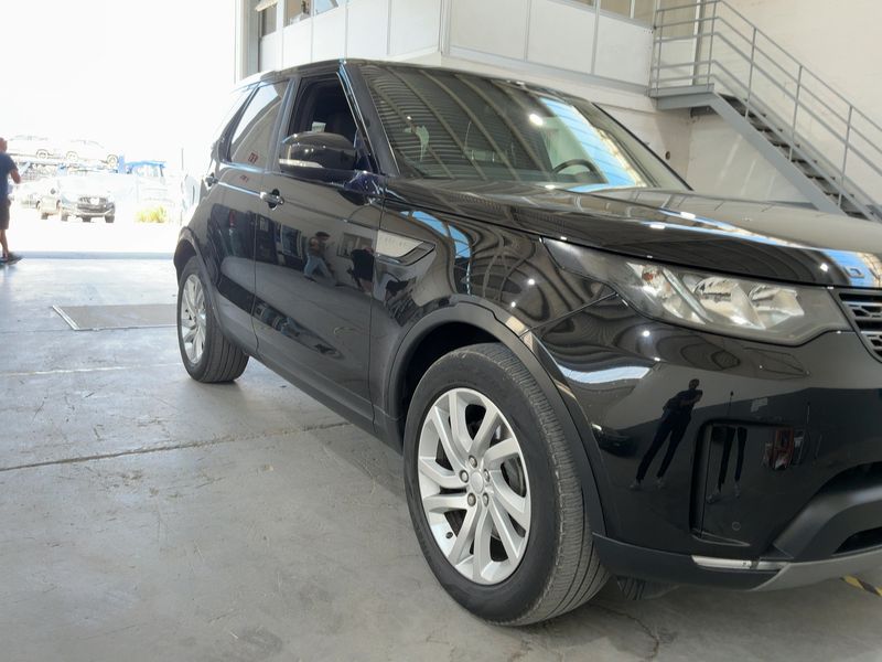 Land Rover Discovery 5 2.0 Td4 SE — zdjęcie 8