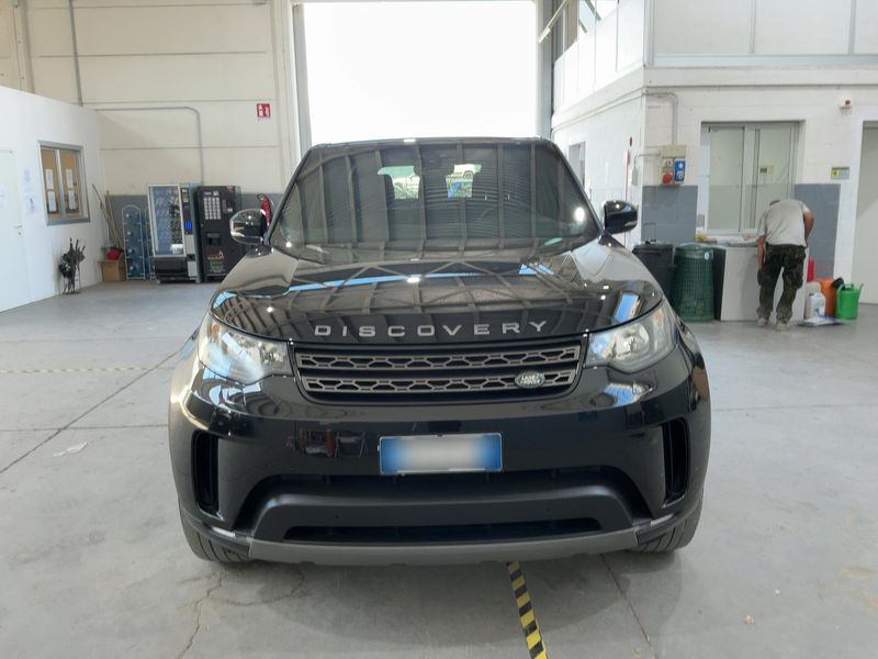 Land Rover Discovery 5 2.0 Td4 SE — zdjęcie 9