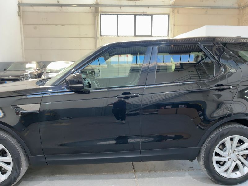 Land Rover Discovery 5 2.0 Td4 SE — zdjęcie 4
