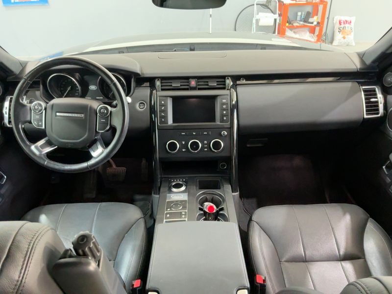 Land Rover Discovery 5 2.0 Td4 SE — zdjęcie 12