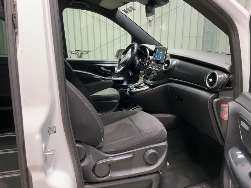 Mercedes-Benz V-Klasse V 220 d lang BlueTEC Edition — zdjęcie 11