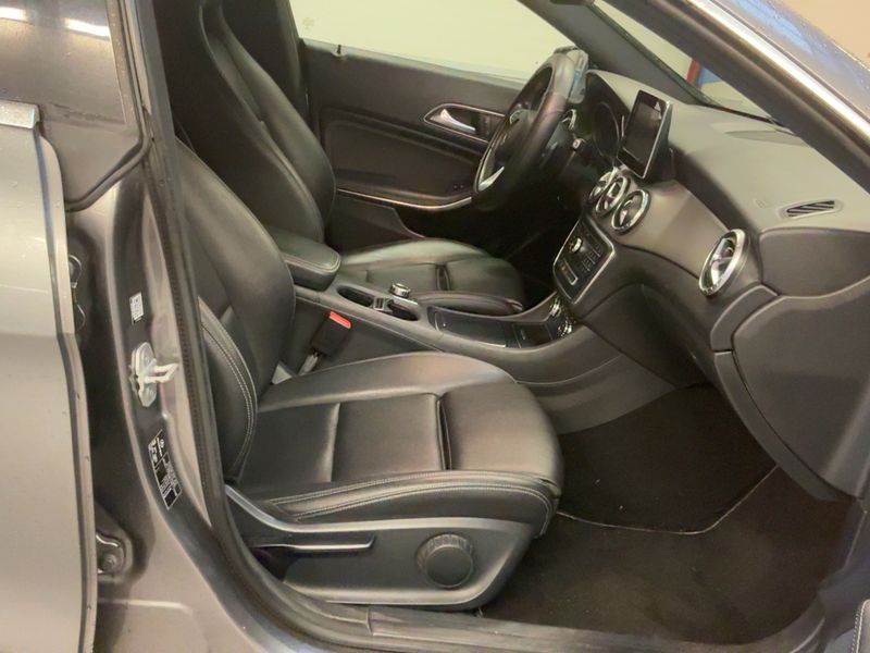 Mercedes-Benz CLA-Klasse CLA 200 d Shooting Brake Sensation — zdjęcie 11