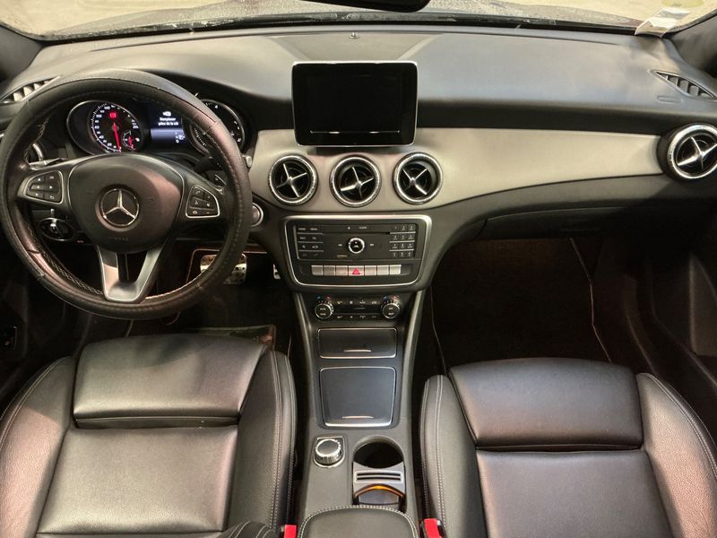 Mercedes-Benz CLA-Klasse CLA 200 d Shooting Brake Sensation — zdjęcie 12