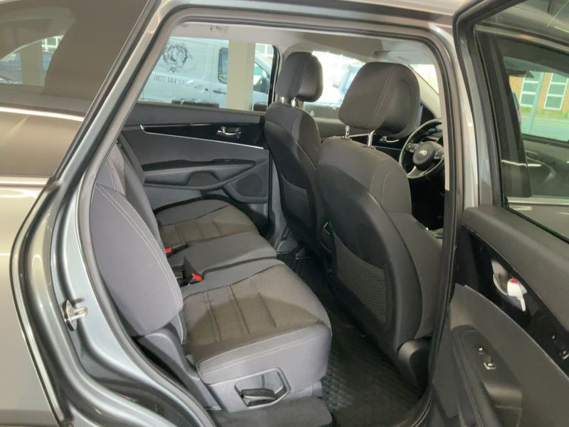 Kia Sorento 2.2 CRDi Vision 4WD — zdjęcie 14