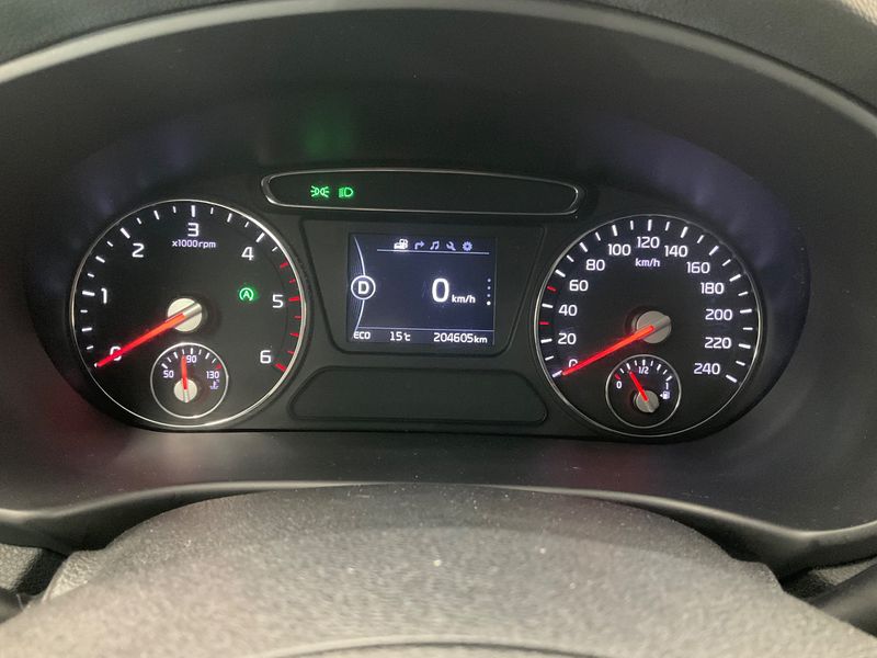 Kia Sorento 2.2 CRDi Vision 4WD — zdjęcie 13