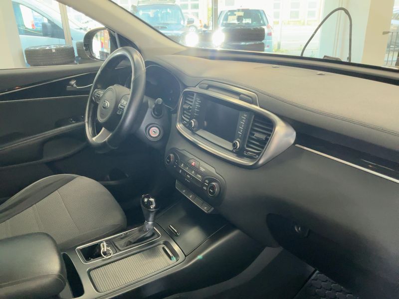 Kia Sorento 2.2 CRDi Vision 4WD — zdjęcie 12