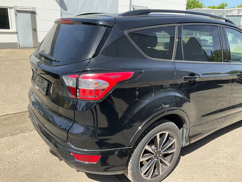 Ford Kuga 1.5 EcoBoost ST-Line — zdjęcie 6