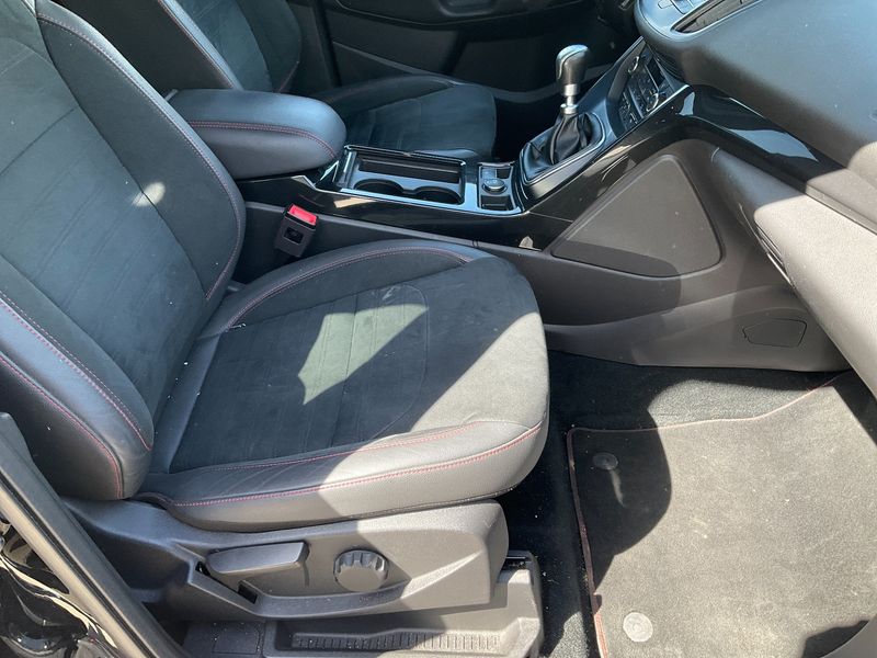 Ford Kuga 1.5 EcoBoost ST-Line — zdjęcie 11