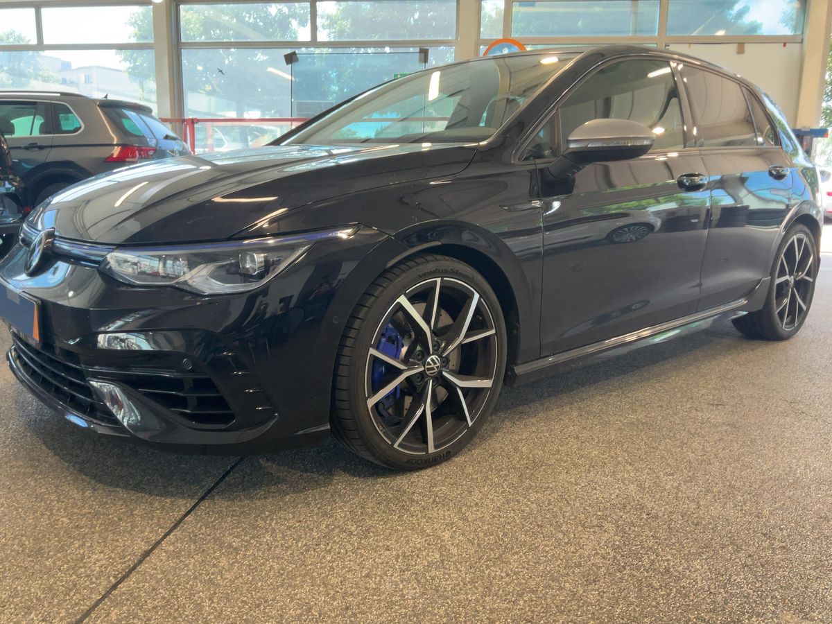 Volkswagen Golf VIII 2.0 TSI R 4Motion