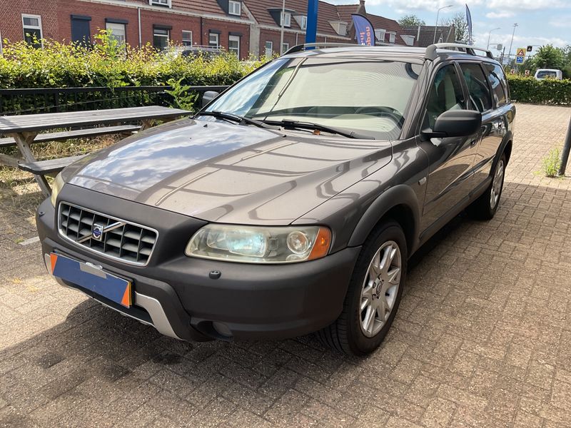 Volvo XC70 2.5 T Momentum AWD