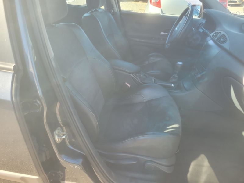 Renault Laguna 1.9 dCi Etoile — zdjęcie 3