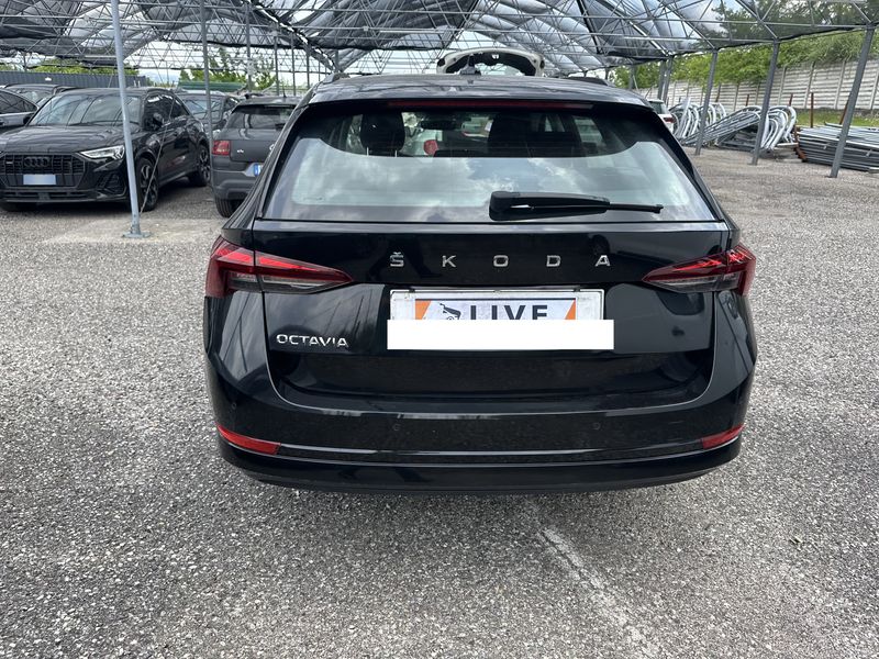 Skoda Octavia 2.0 TDI Executive — zdjęcie 4