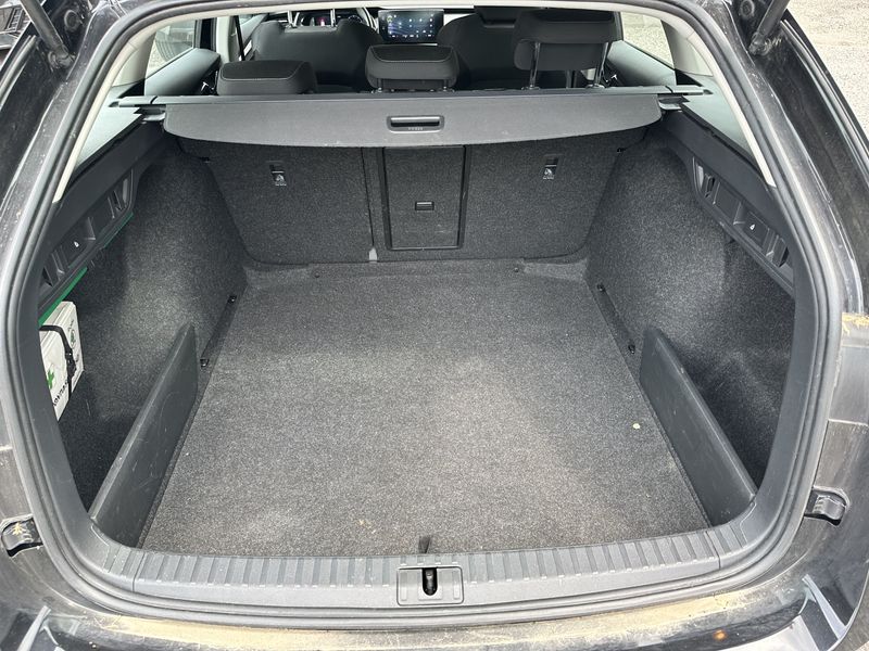 Skoda Octavia 2.0 TDI Executive — zdjęcie 9