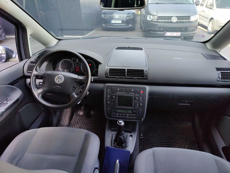 Volkswagen Sharan 1.9 TDI Comfortline — zdjęcie 11