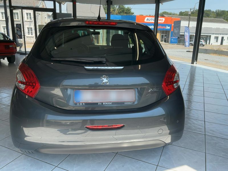 Peugeot 208 1.4 HDi Active 2014 – снимка 7