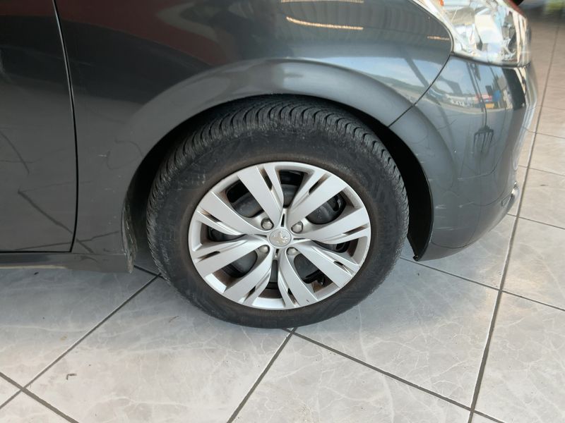 Peugeot 208 1.4 HDi Active 2014 – снимка 11