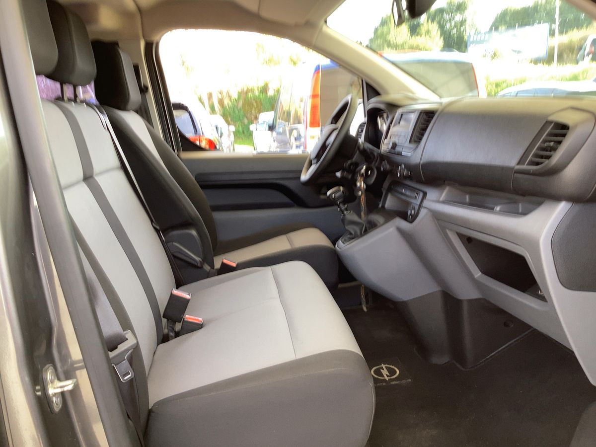 Opel Vivaro 2020 — photo 18