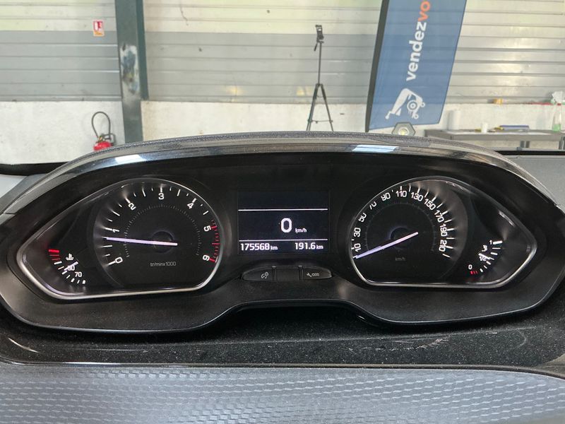 Peugeot 208 1.6 Blue-HDi GT Line 2016 – снимка 18