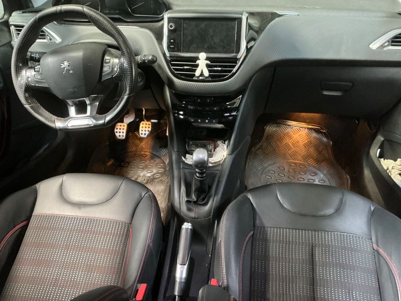 Peugeot 208 1.6 Blue-HDi GT Line 2016 – снимка 17