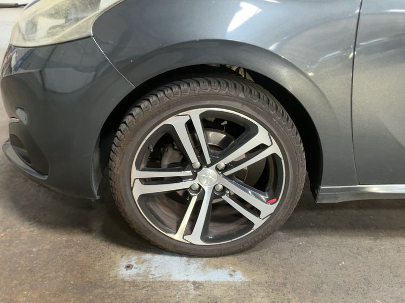 Peugeot 208 1.6 Blue-HDi GT Line 2016 – снимка 3