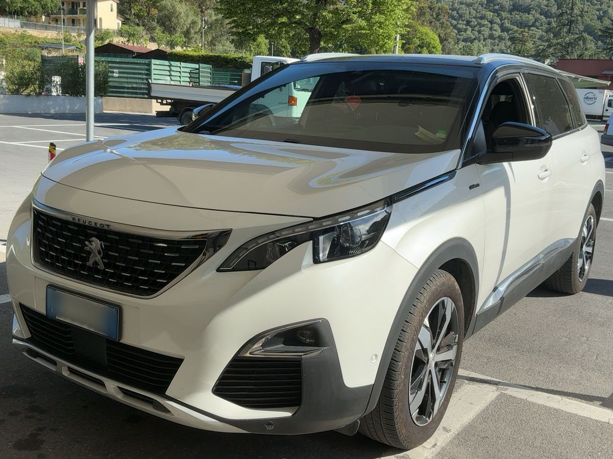 Peugeot 5008 2019 — photo 1