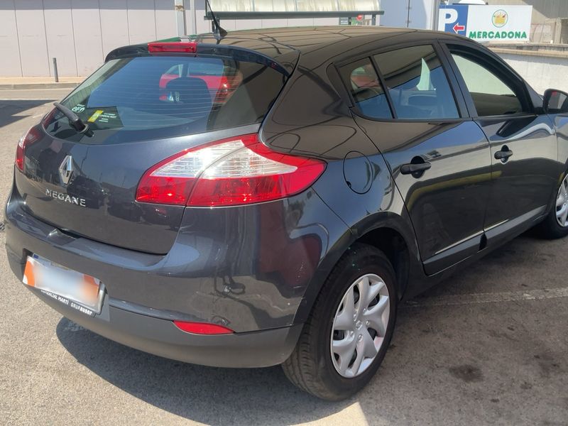 Renault Megane 1.6 Authentique — zdjęcie 6
