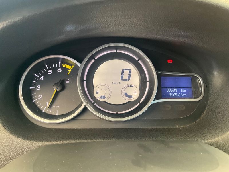 Renault Megane 1.6 Authentique — zdjęcie 13