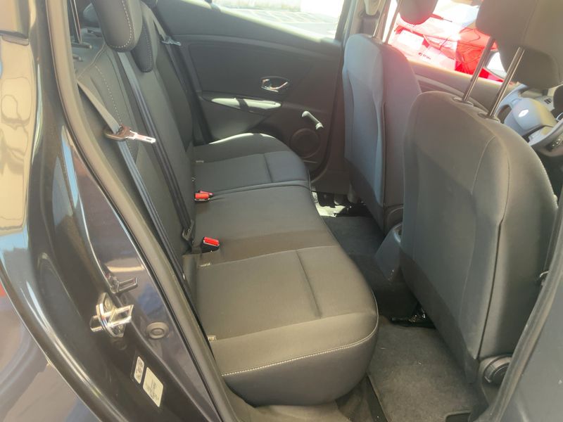 Renault Megane 1.6 Authentique — zdjęcie 14