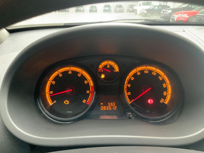 Opel Corsa 1.2 Selection 2014 – снимка 4