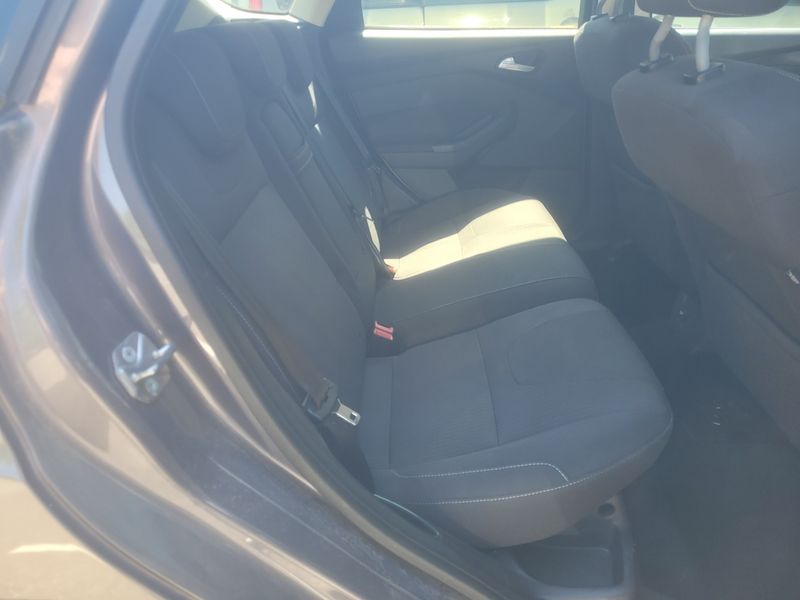 Ford Focus 2.0 TDCi Titanium — zdjęcie 14