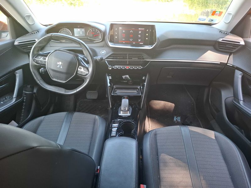 Peugeot 2008 1.2 PureTech Allure 2021 – снимка 11