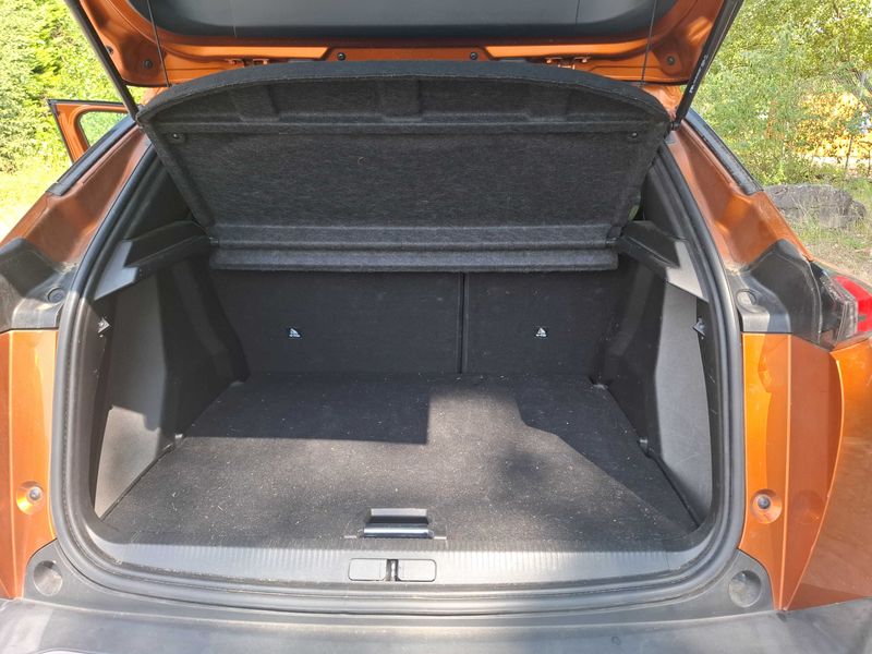 Peugeot 2008 1.2 PureTech Allure 2021 – снимка 9
