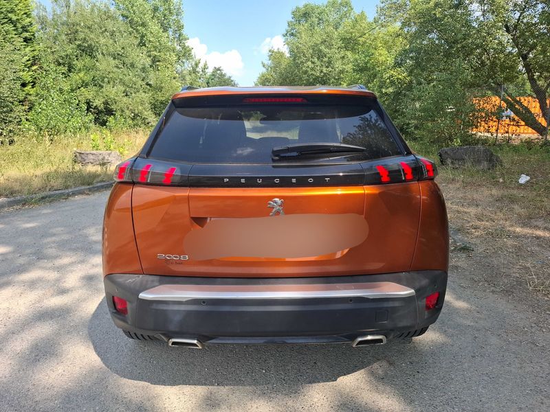 Peugeot 2008 1.2 PureTech Allure 2021 – снимка 4