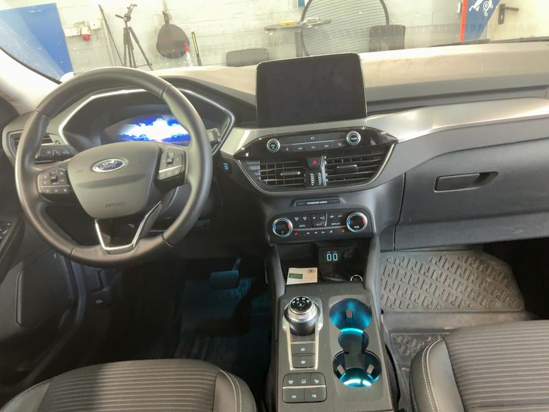 Ford Kuga 2.5 Plug-in Hybrid Titanium X 2022 – снимка 17