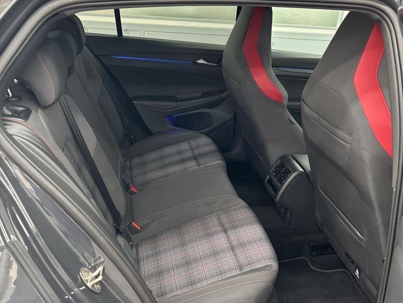 Volkswagen Golf VIII 2.0 TSI GTI — zdjęcie 12