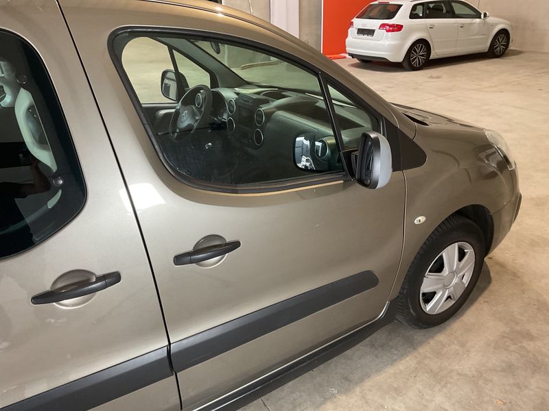 Citroen Berlingo 1.6 Blue-HDi XTR 2016 – снимка 23