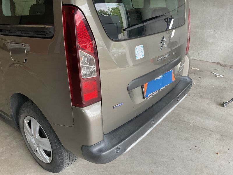 Citroen Berlingo 1.6 Blue-HDi XTR 2016 – снимка 32