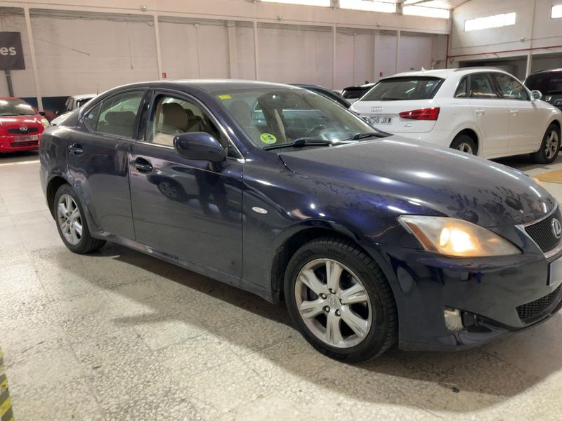Lexus IS-Serie IS 220d Executive Line — zdjęcie 8