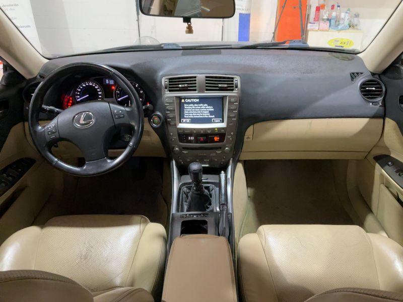 Lexus IS-Serie IS 220d Executive Line — zdjęcie 12