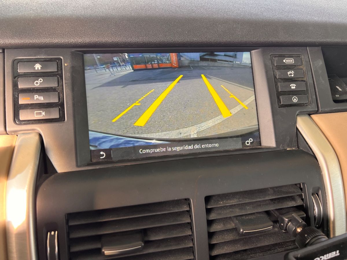 Land Rover 2018 — photo 31