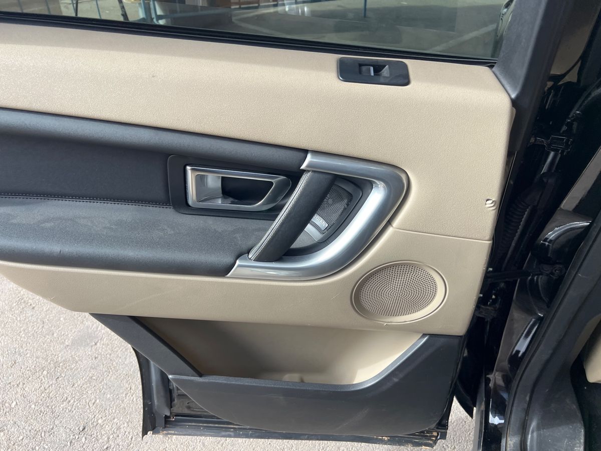 Land Rover 2018 — photo 44