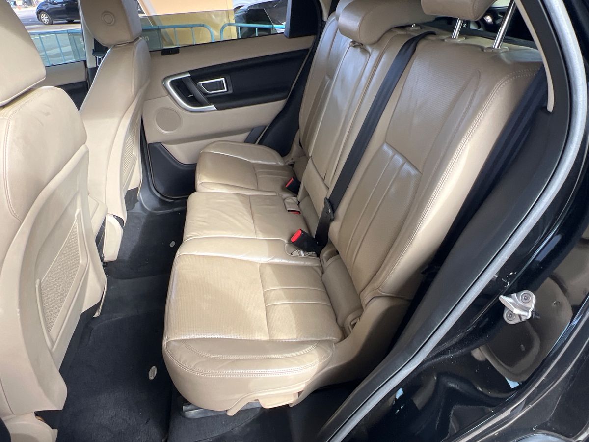 Land Rover 2018 — photo 28