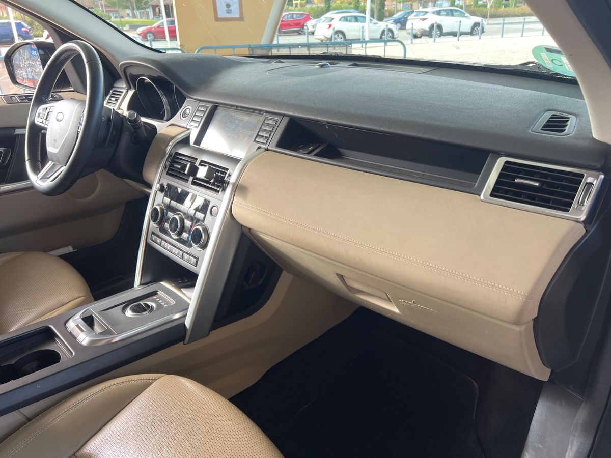 Land Rover 2018 — photo 39