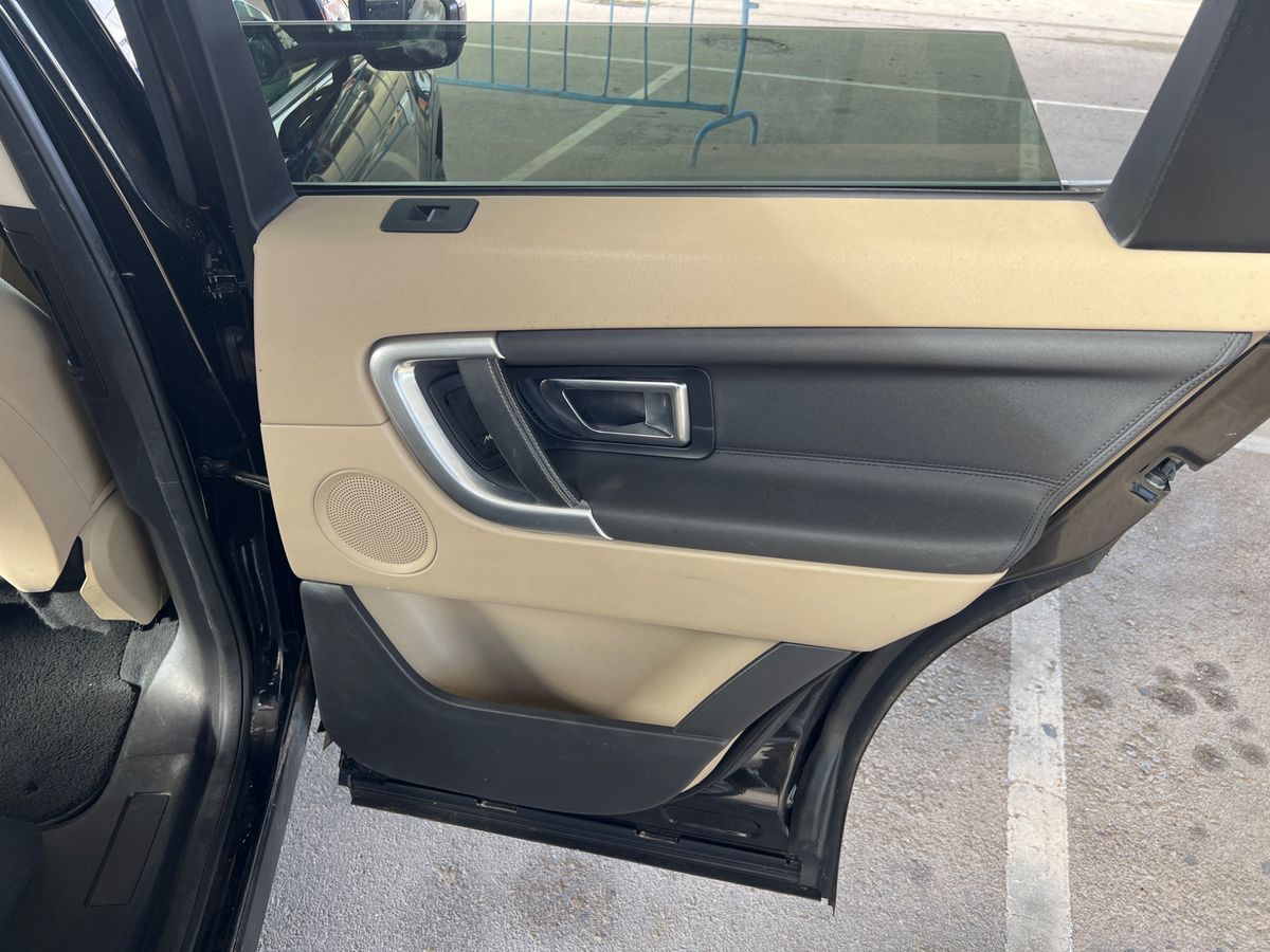 Land Rover 2018 — photo 26