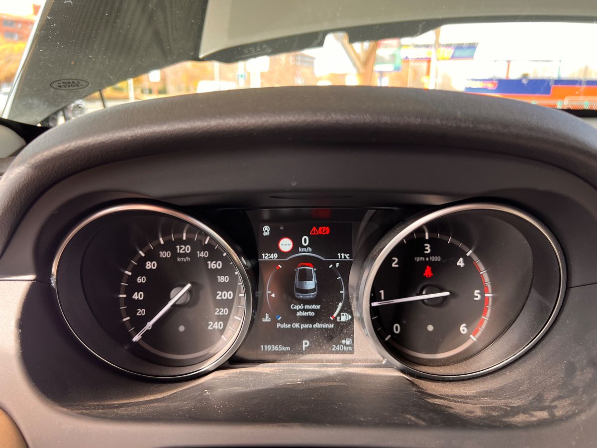 Land Rover 2018 — photo 19
