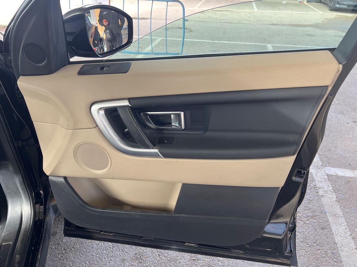 Land Rover 2018 — photo 37