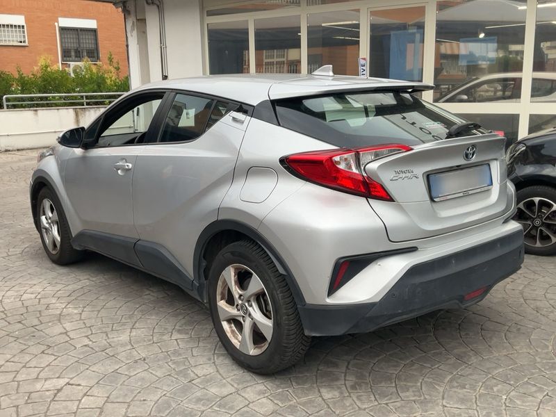 Toyota C-HR 1.8 Hybrid Active — zdjęcie 3
